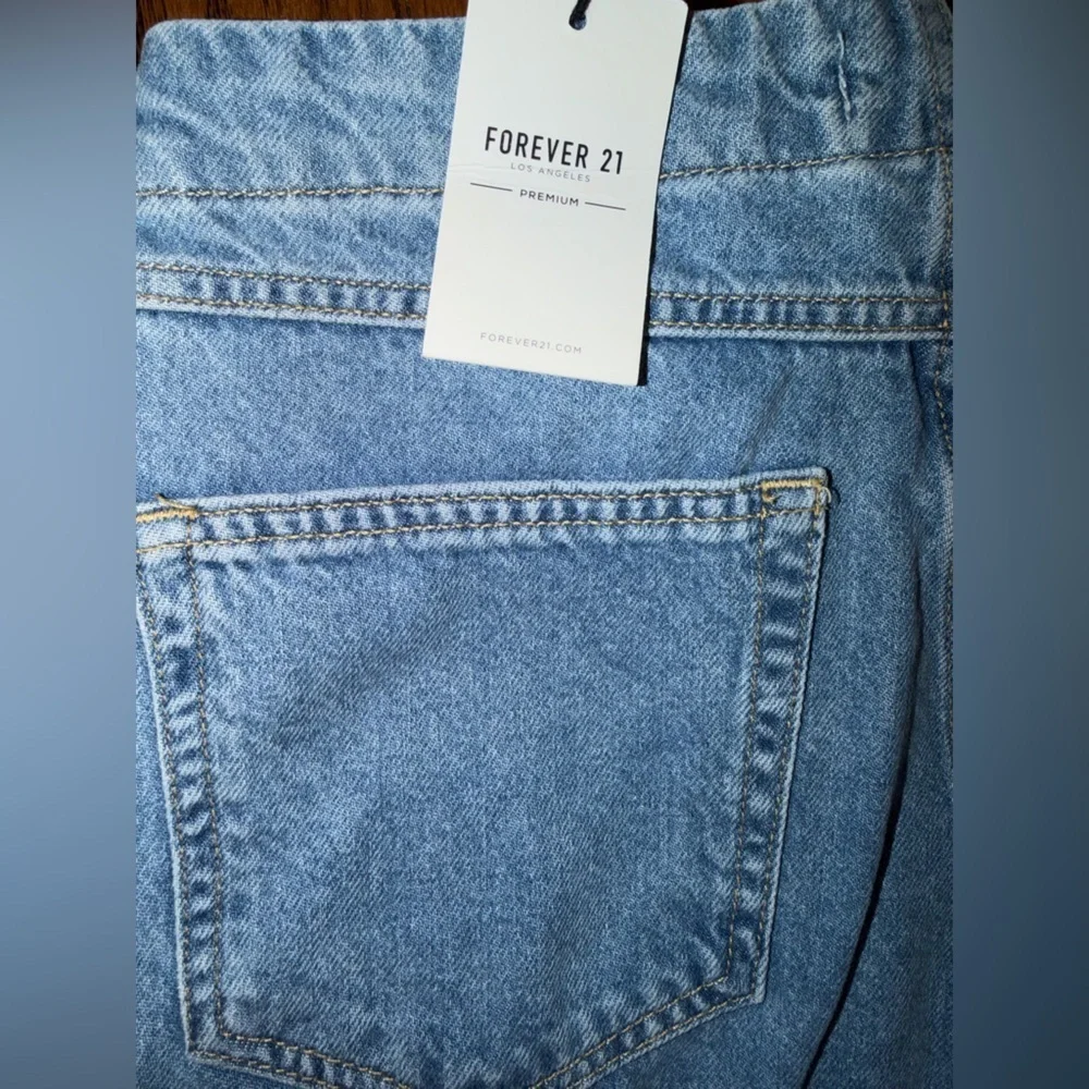 Forever 21 Premium Denim Wide Leg Jeans with Tie Waist and Button Up Size 26